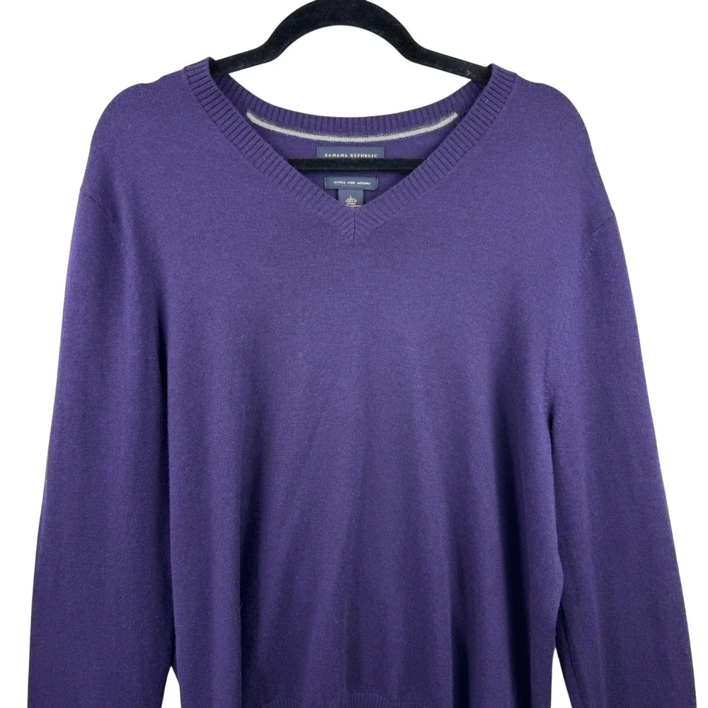Banana Republic V-Neck Sweater Mens Large‎ Purple Extra Fine Merino Wool Knit